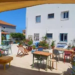 Πανσιόν Ethic Surf House 3*