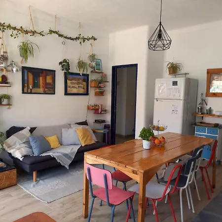 Ethic Surf House בית הארחה פרל