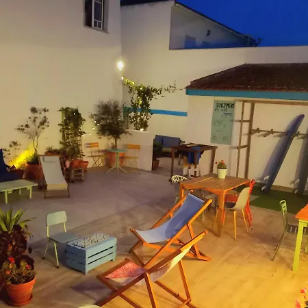 Ethic Surf House בית הארחה 3*