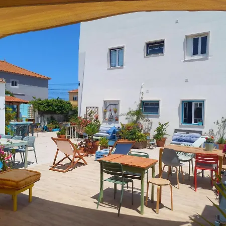 בית הארחה Ethic Surf House 3*