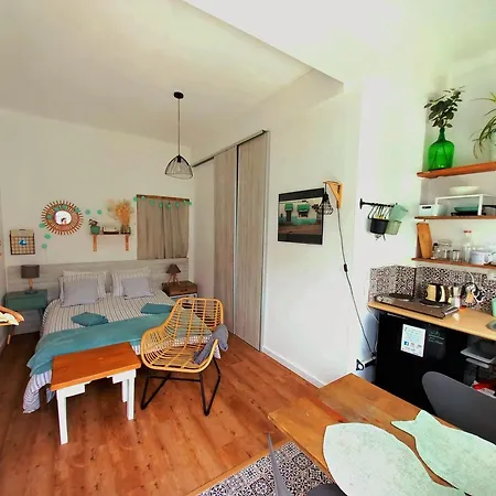 Ethic Surf House 3* פרל