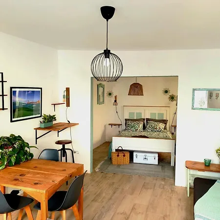 Ethic Surf House בית הארחה 3*