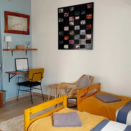 Ethic Surf House בית הארחה 3*