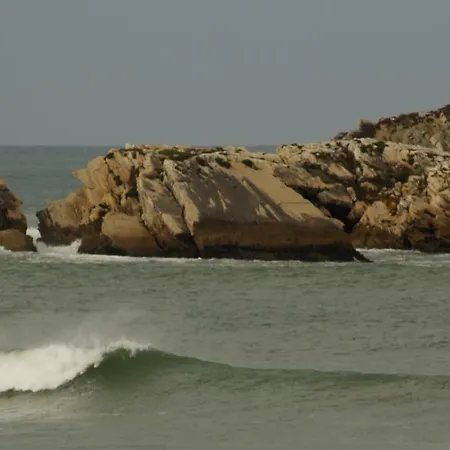 Ethic Surf House 3* פרל